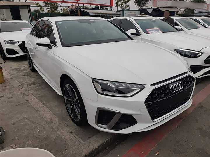 Фото 4 - Audi A4L