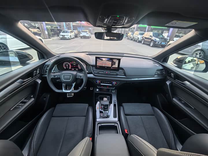 Фото 8 - Audi Q5L Sportback