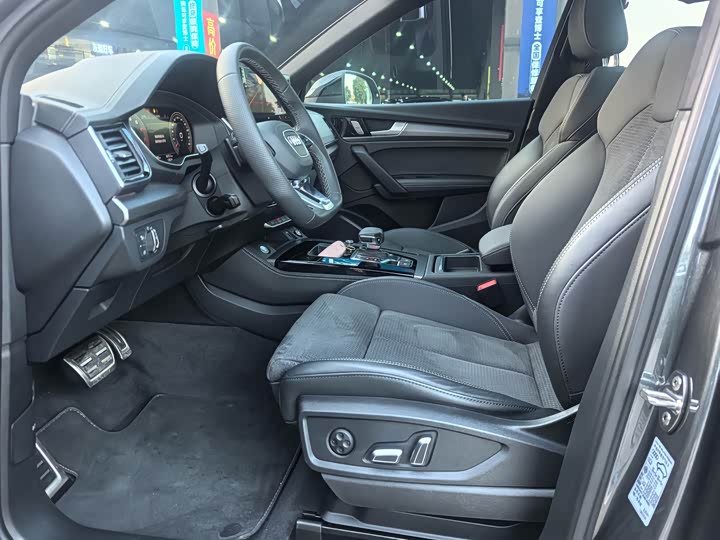 Фото 9 - Audi Q5L Sportback