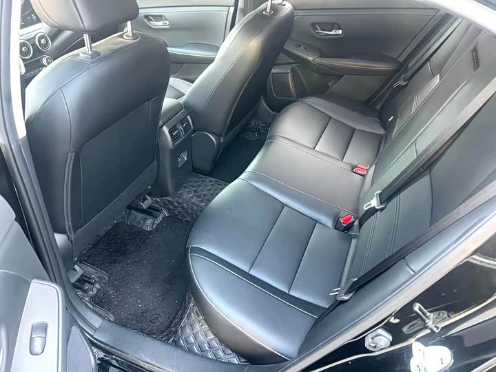 Фото 5 - Nissan Sylphy