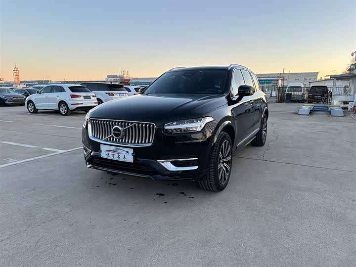 Фото 1 - Volvo XC90