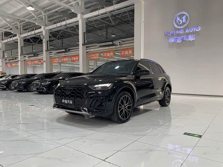 Фото 1 - Audi Q5L