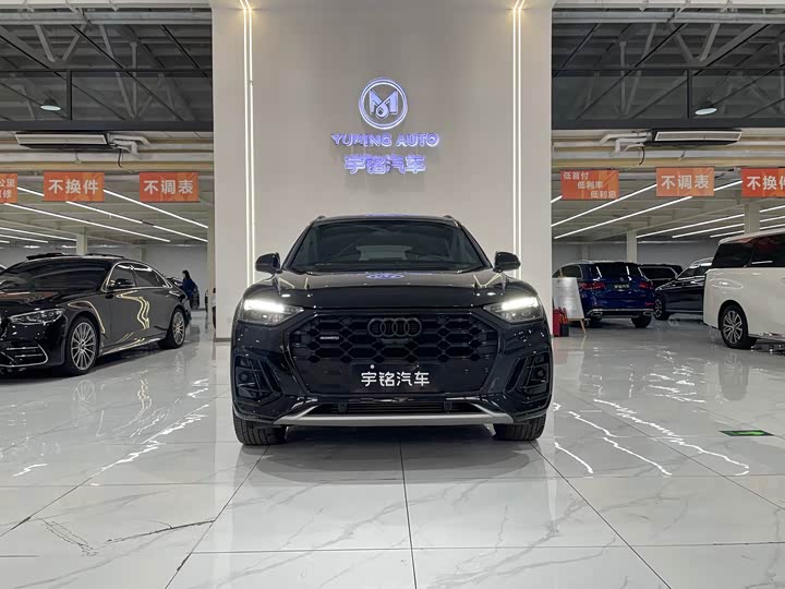 Фото 2 - Audi Q5L