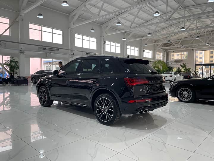 Фото 4 - Audi Q5L