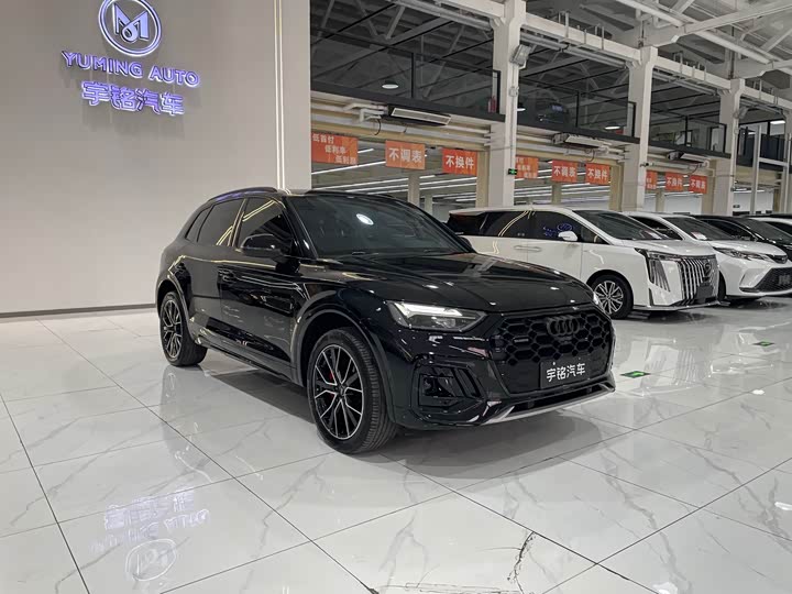 Фото 7 - Audi Q5L