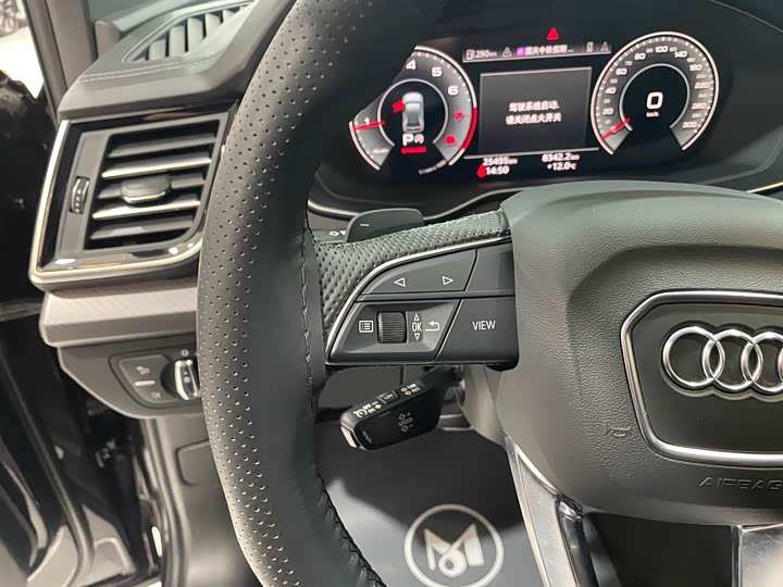 Фото 8 - Audi Q5L