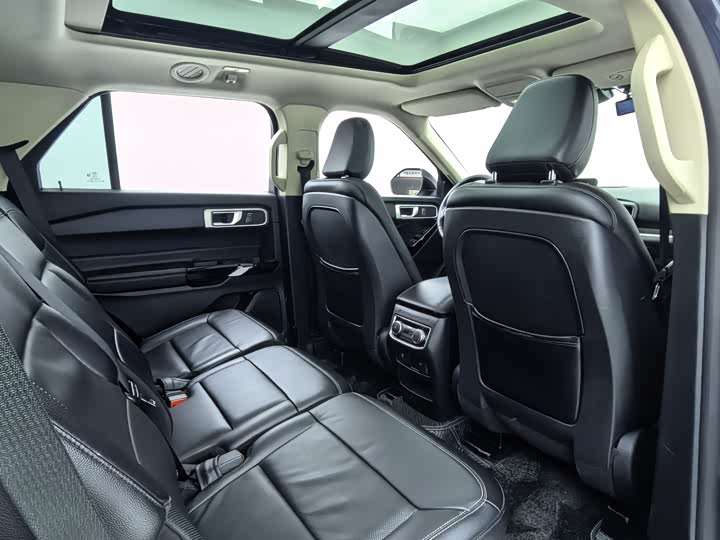 Фото 7 - Ford Explorer