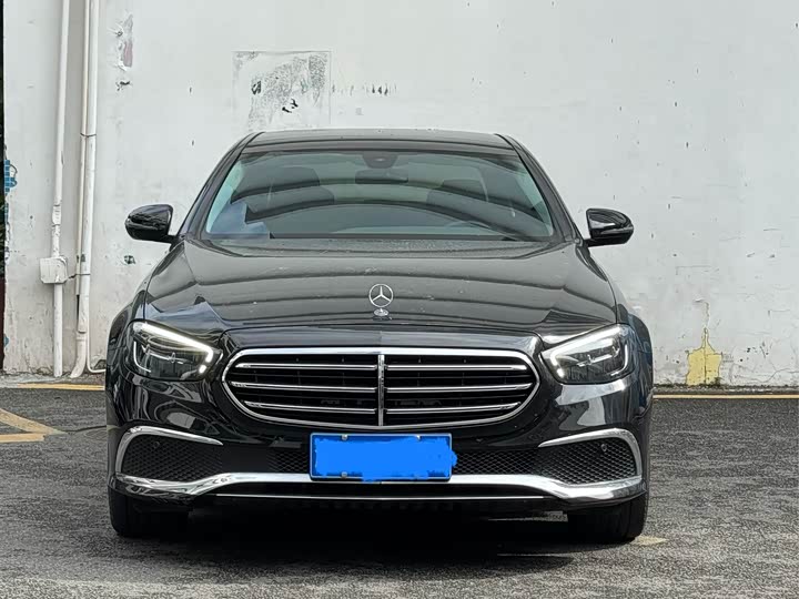 Фото 2 - Mercedes-Benz E-Class