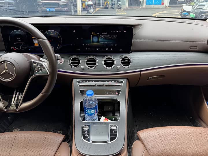 Фото 6 - Mercedes-Benz E-Class