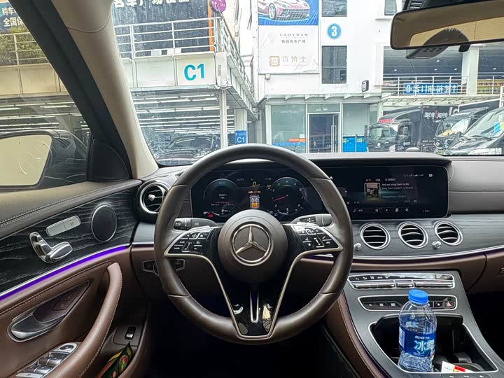 Фото 7 - Mercedes-Benz E-Class