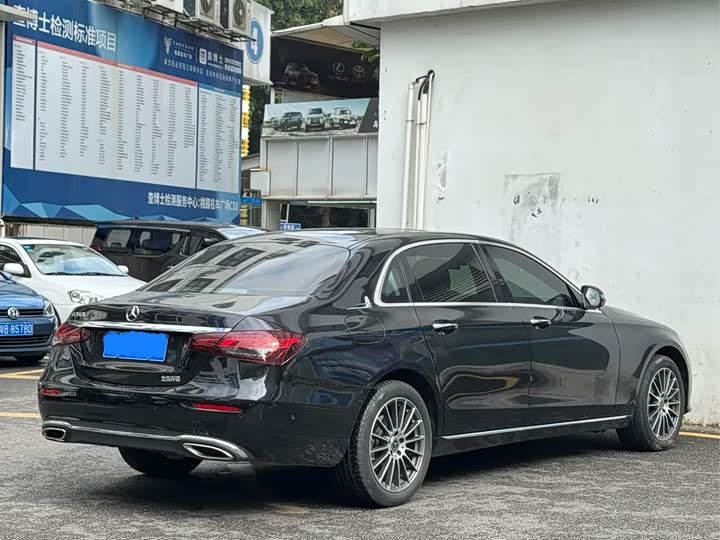 Фото 8 - Mercedes-Benz E-Class