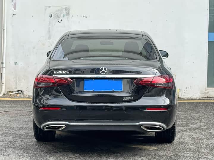 Фото 9 - Mercedes-Benz E-Class