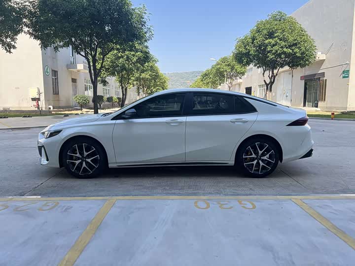 Фото 3 - GAC Trumpchi Empow R