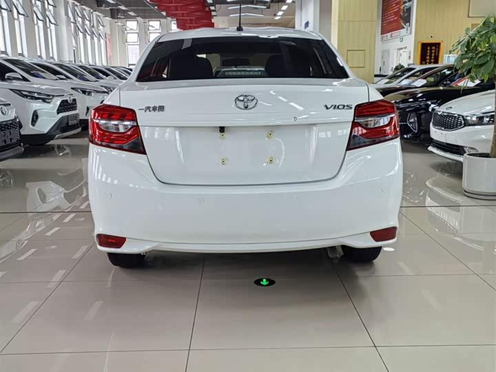 Фото 6 - Toyota Vios