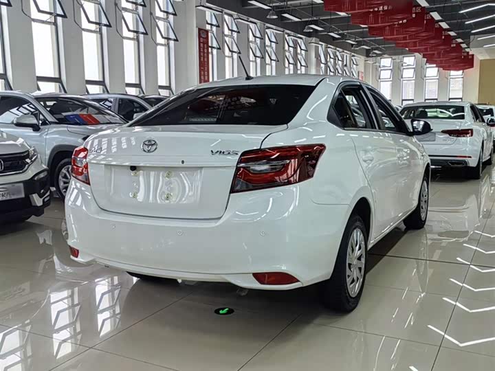 Фото 7 - Toyota Vios