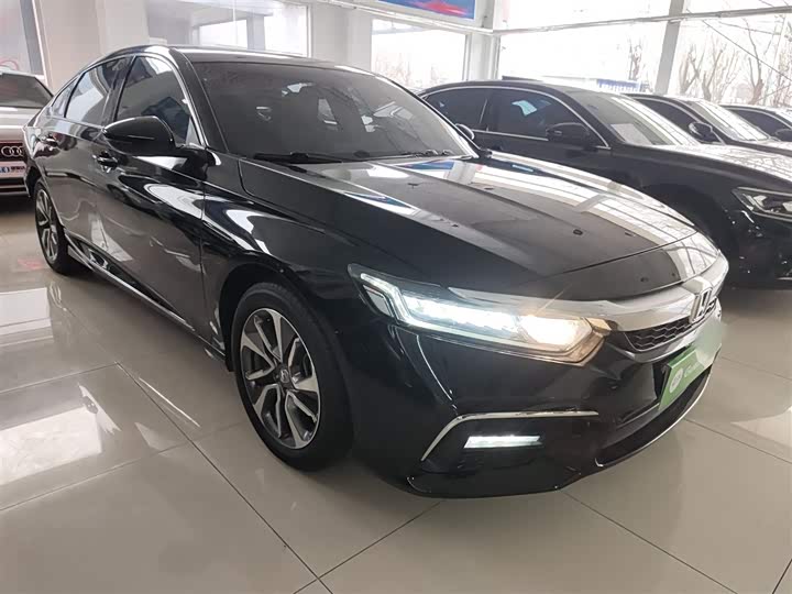 Фото 4 - Honda Inspire