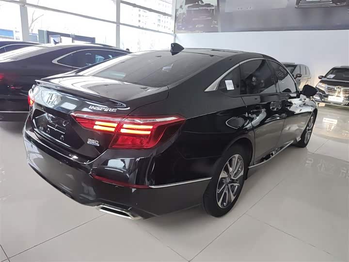 Фото 7 - Honda Inspire