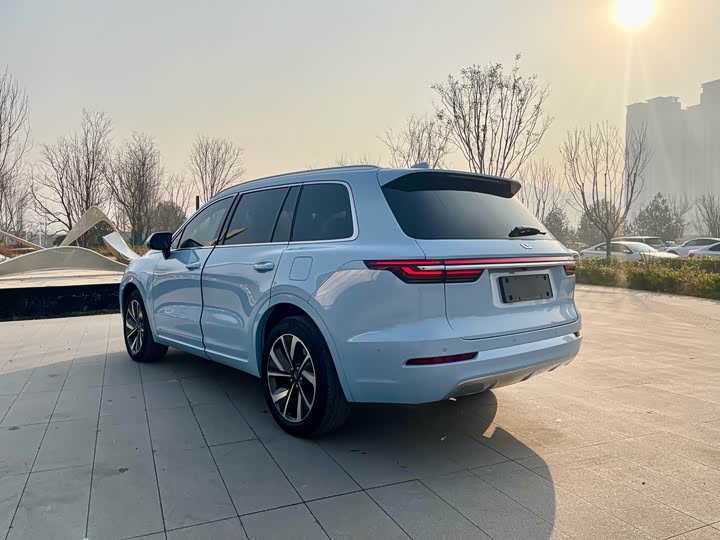 Фото 7 - LiXiang One