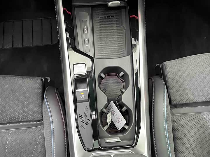 Фото 4 - Volkswagen Passat