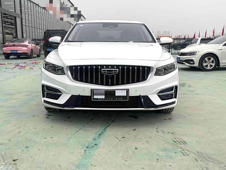 Фото 2 - Geely Preface