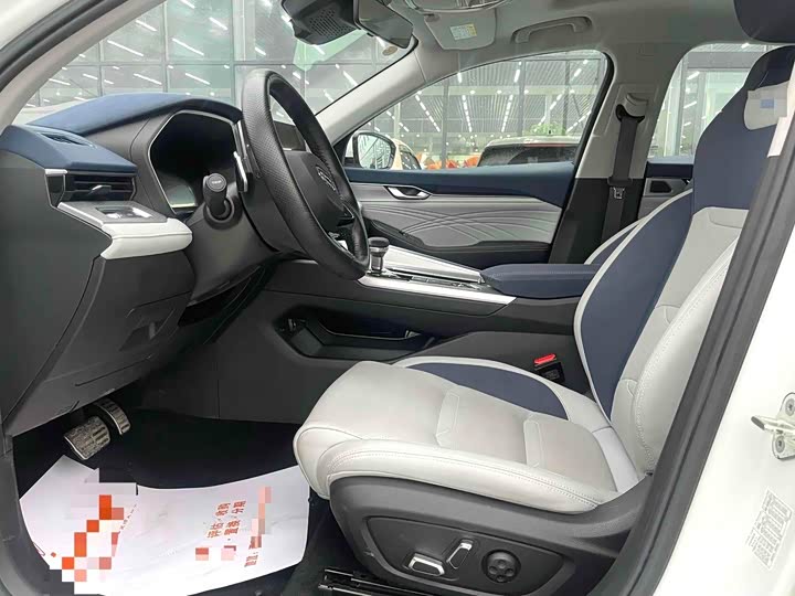 Фото 4 - Geely Preface