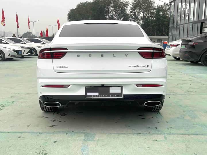 Фото 8 - Geely Preface