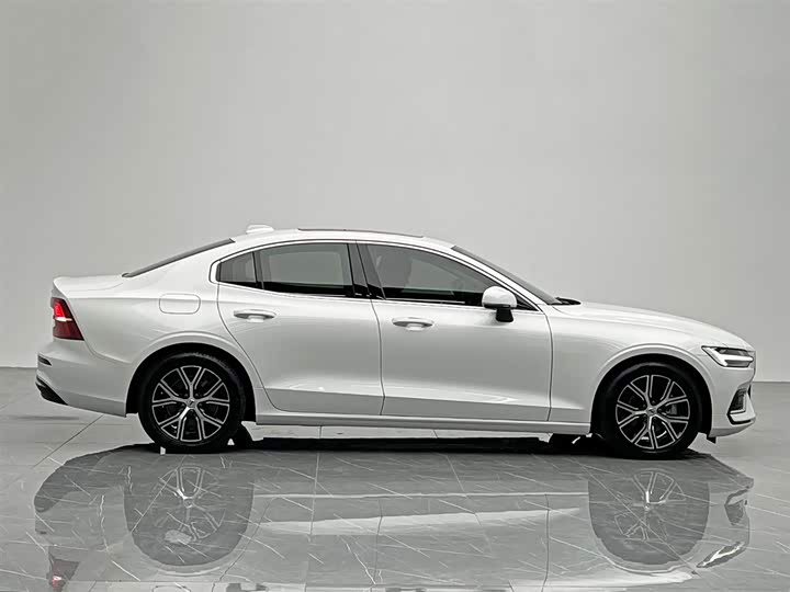 Фото 7 - Volvo S60