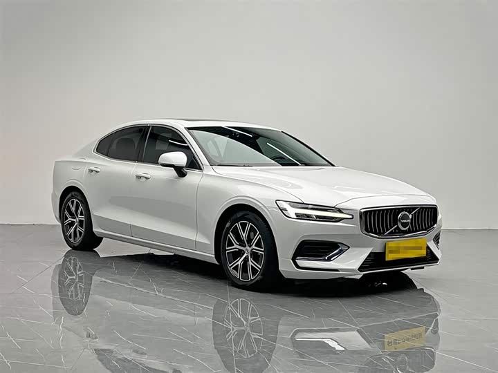Фото 8 - Volvo S60