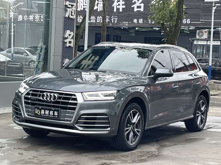 Фото 1 - Audi Q5L