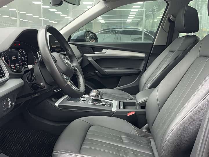 Фото 4 - Audi Q5L