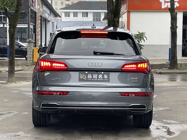 Фото 8 - Audi Q5L