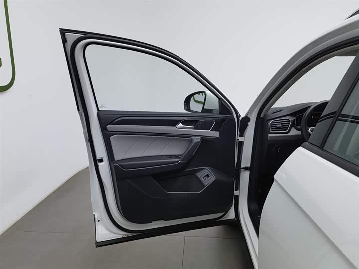 Фото 8 - Volkswagen Tayron