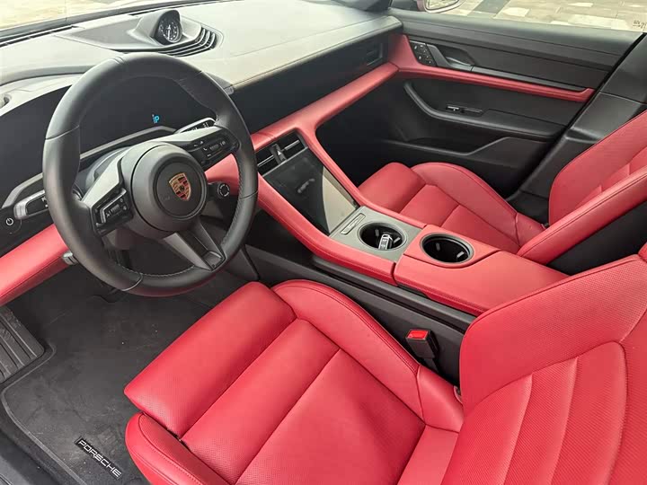 Фото 9 - Porsche Taycan