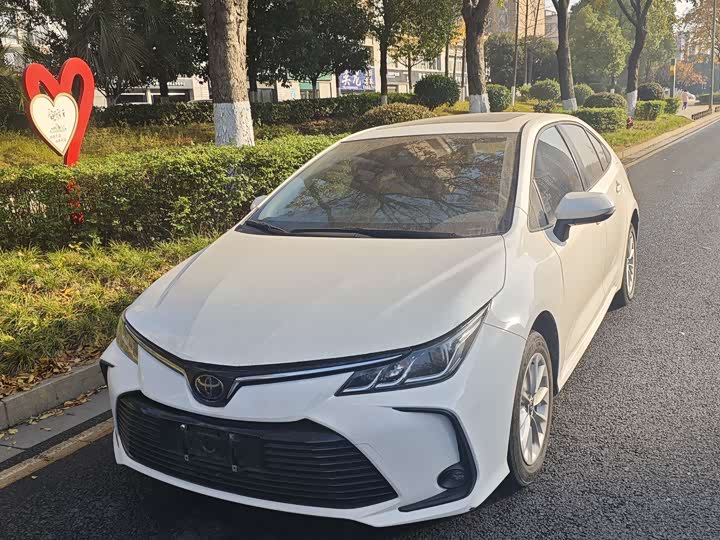 Фото 3 - Toyota Corolla