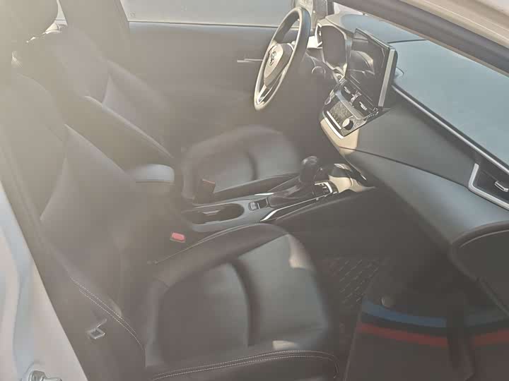 Фото 4 - Toyota Corolla