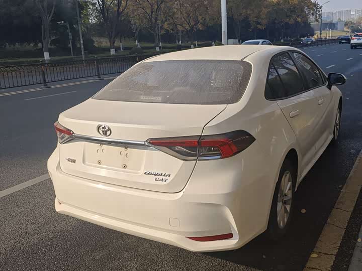 Фото 7 - Toyota Corolla