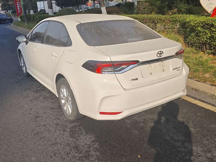 Фото 9 - Toyota Corolla