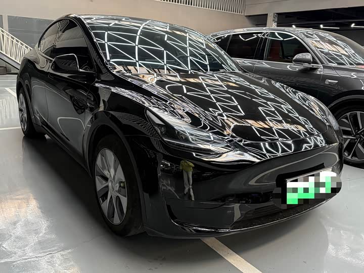 Фото 3 - Tesla Model Y