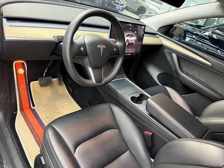 Фото 4 - Tesla Model Y