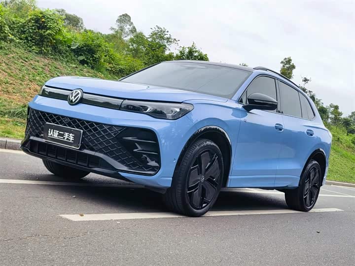 Фото 1 - Volkswagen Tiguan L Pro