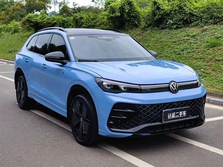 Фото 3 - Volkswagen Tiguan L Pro