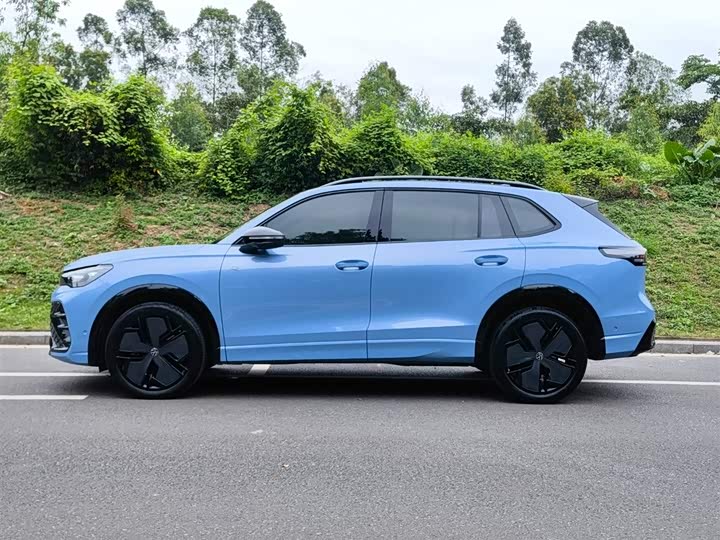 Фото 4 - Volkswagen Tiguan L Pro