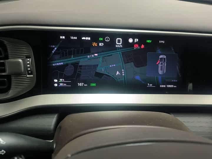 Фото 8 - Denza D9