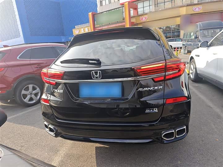 Фото 6 - Honda Avancier