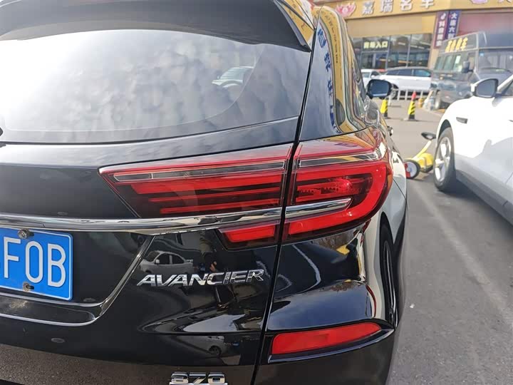 Фото 8 - Honda Avancier