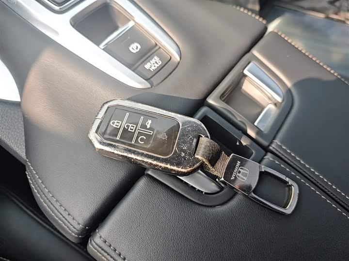 Фото 9 - Honda Avancier