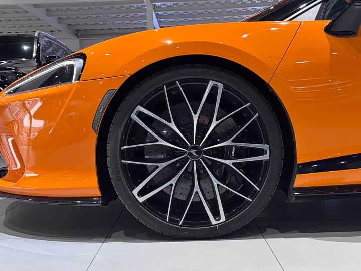 Фото 7 - McLaren GT