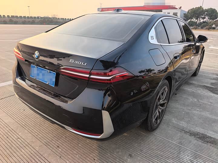 Фото 3 - BMW 5 Series