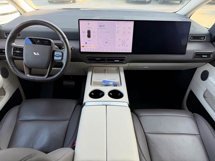 Фото 7 - LiXiang Mega