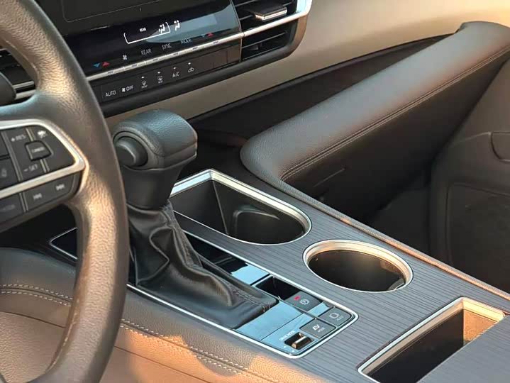 Фото 7 - Toyota Sienna